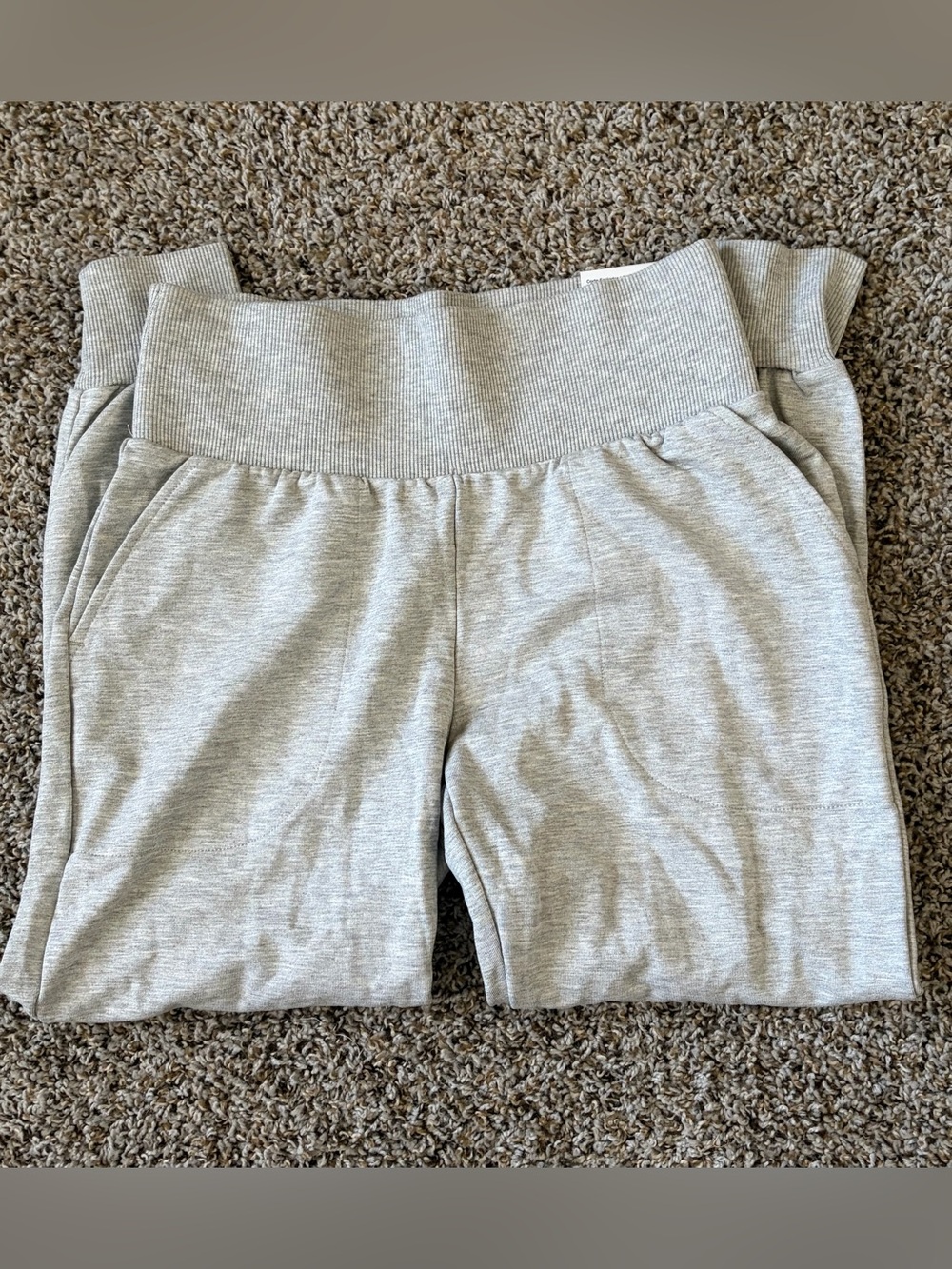 NWT Nike Dri Fit Women’s Light Gray Yoga Sweatpants 7/8  Sz S